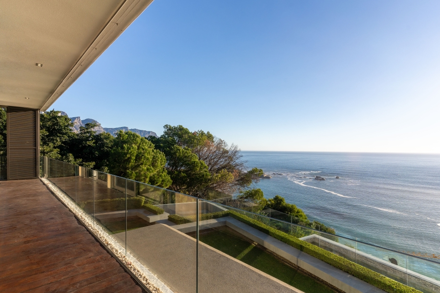 To Let 6 Bedroom Property for Rent in Clifton Western Cape